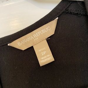 Black sleeveless dress